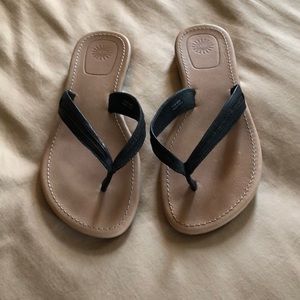 Ugg size 8 black sandals.